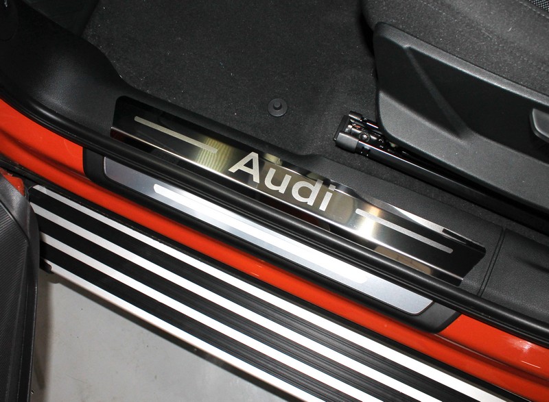 Тюнинг для AUDI Q3 2019- Накладки на пластиковые пороги (лист зеркальный надпись Audi) 4шт