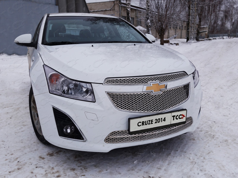 CHEVROLET Cruze (седан/хетчбэк) 2013- Решетка радиатора верхняя (треугольник) Обвес для CHEVROLET Cruze (седан/хетчбэк) 2013- Решетка радиатора верхняя (треугольник)