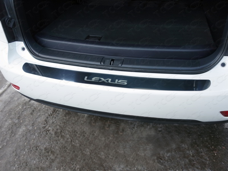 LEXUS RX 270 2010-2015 Накладка на задний бампер (лист зеркальный надпись Lexus) Обвес для LEXUS RX 270 2010-2015 Накладка на задний бампер (лист зеркальный надпись Lexus)