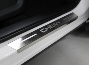 Обвес для CHERY Tiggo 7 PRO 2020- Накладки на пороги (лист шлифованный надпись Chery) 4шт