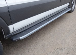 Обвес для FORD Transit FWD L2 2013- Порог алюминиевый с пластиковой накладкой (карбон серебро) 2220 мм (левый)