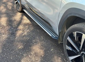 GEELY Atlas 2023- Пороги алюминиевые Slim Line Silver 1820 мм Обвес для GEELY Atlas 2023- Пороги алюминиевые Slim Line Silver 1820 мм
