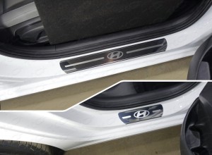 Обвес для HYUNDAI i30 2017- Накладки на пороги (лист зеркальный логотип Hyundai) 4шт