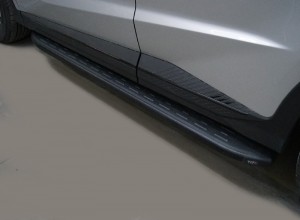 Обвес для JETOUR X70 Plus 2023 Пороги алюминиевые с пластиковой накладкой (карбон черные) 1720 мм