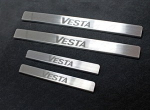 Обвес для LADA Vesta 2015- Накладки на пороги (лист шлифованный надпись Vesta)
