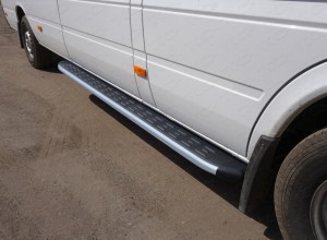 Обвес для MERCEDES-BENZ Sprinter Classic (W905) 2014- Порог алюминиевый с пластиковой накладкой (карбон серые) 2220 мм