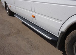 Обвес для MERCEDES-BENZ Sprinter Classic (W905) 2014- Порог алюминиевый с пластиковой накладкой (карбон серебро) 2220 мм