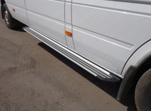 Обвес для MERCEDES-BENZ Sprinter Classic (W905) 2014- Порог алюминиевый 2220 мм «Slim Line Silver»