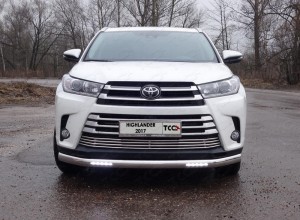 Обвес для TOYOTA Highlander 2017-2020 Защита передняя нижняя (овальная с ДХО) 75х42 мм