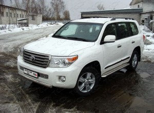 Обвес для TOYOTA Land Cruiser 200 2012-2015 Защита передняя нижняя (короткая) 75х42 мм